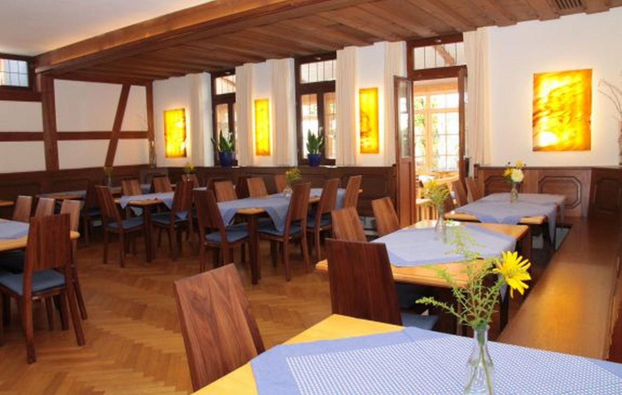 Karpfenhotel & Herrenhaus Im Gasthaus Sindel-Buckel Фойхтванґен Екстер'єр фото