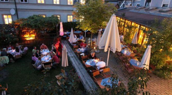 Karpfenhotel & Herrenhaus Im Gasthaus Sindel-Buckel Фойхтванґен Екстер'єр фото